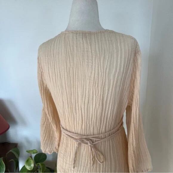 Monday Swimwear Ravello Linen Cover Up Dress in Vanilla Crinkle - Picture 5 of 9